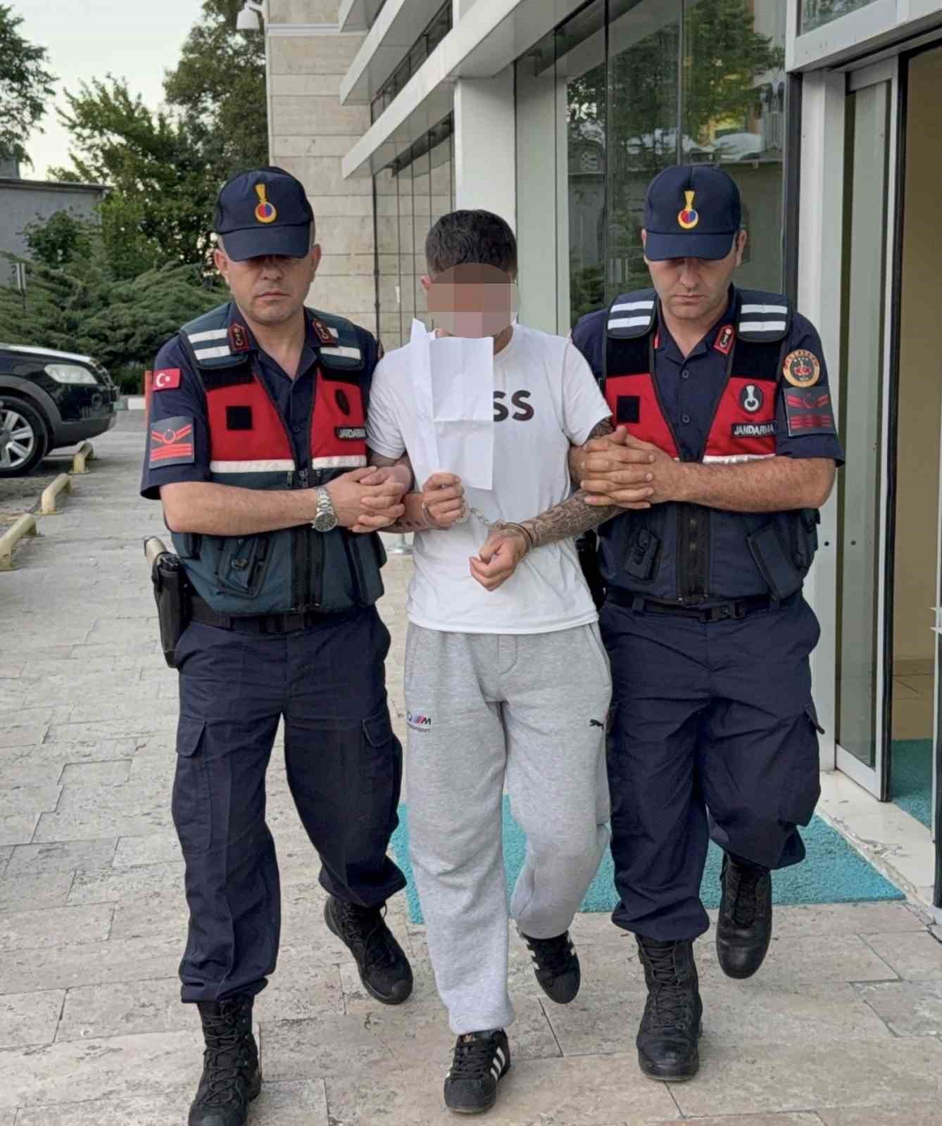 Uyuşturucu operasyonunda yakalanan genç tutuklandı 6 uyusturucu operasyonunda yakalanan genc tutuklandi 2 TaCVfdu5