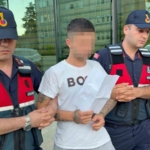 uyusturucu-operasyonunda-yakalanan-genc-tutuklandi-TKza5kXs.jpg