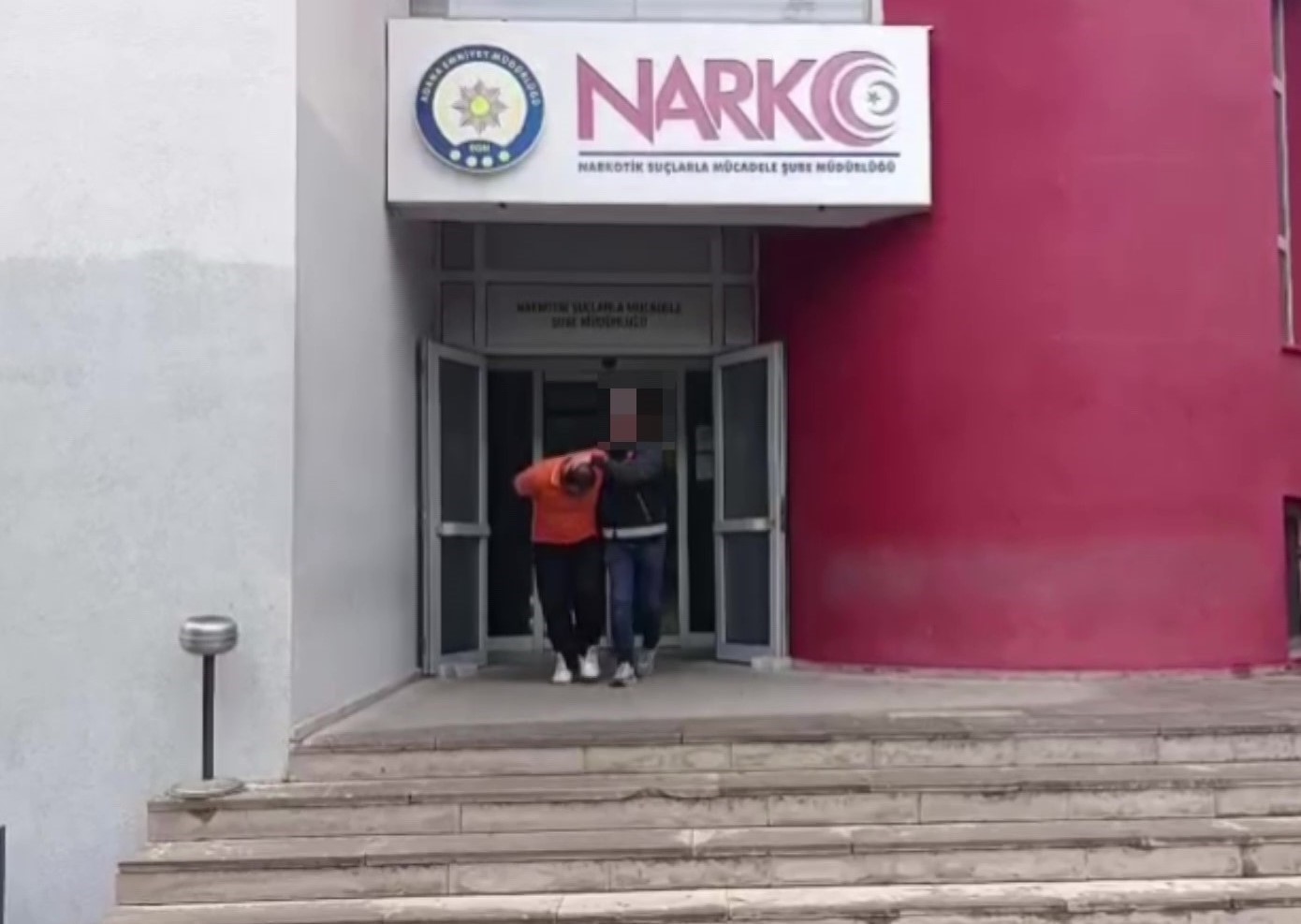 uyusturucu taciri 28 firari hukumlu yakalandi 0 gRqBg91P