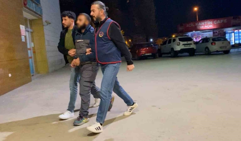 uyusturucu-taciri-otobuste-yakalandi-MCbQ5Idv.jpg