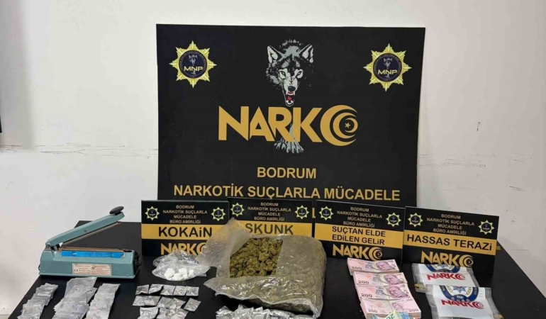 uyusturucu-tacirlerine-agir-darbe-900-gram-skunk-kokain-ve-pres-makinesi-ele-gecirildi-hc7BFFlG.jpg