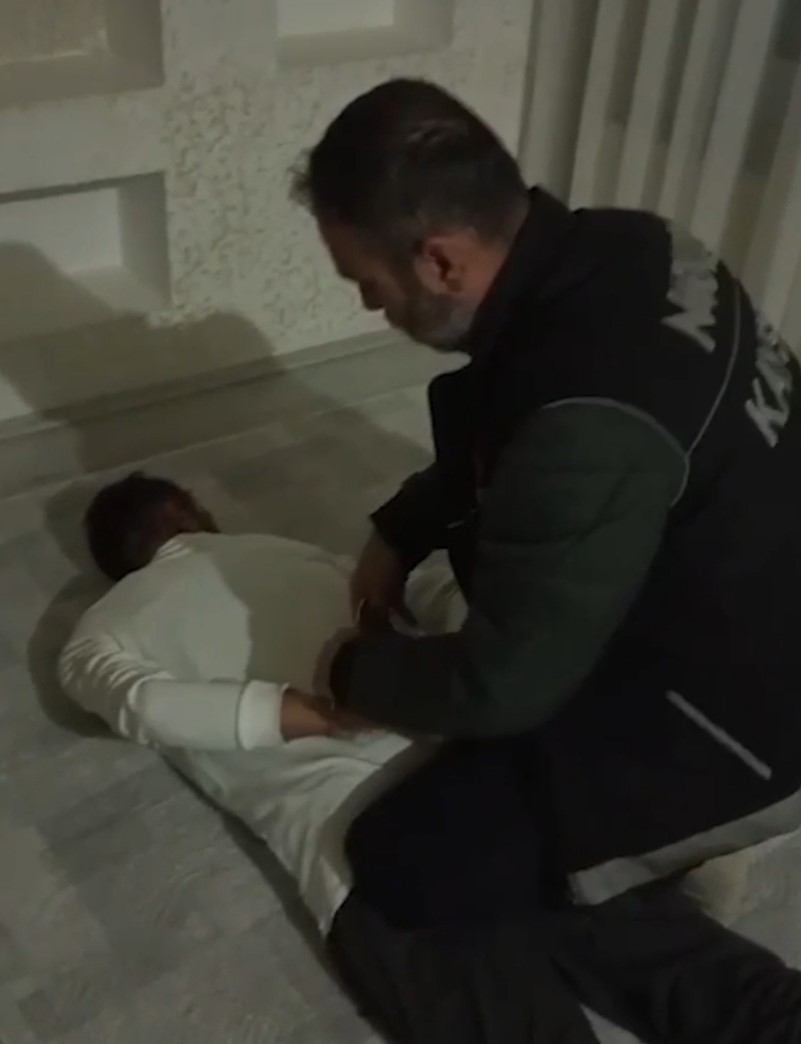 uyusturucu tacirlerine es zamanli operasyon 6 gozalti 0 f1lHPqXD