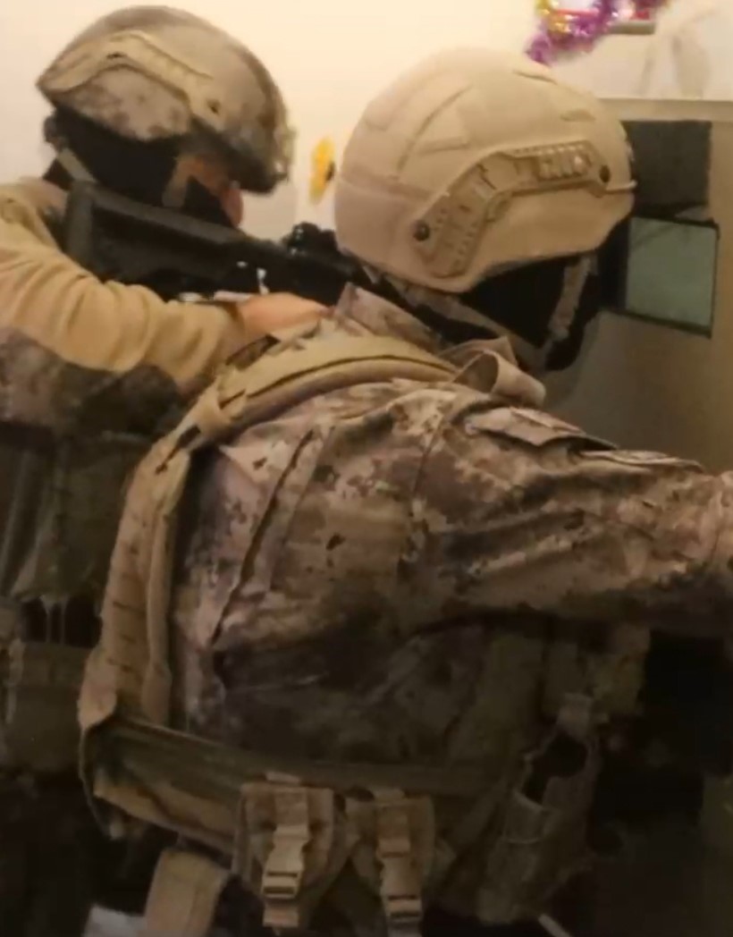 uyusturucu tacirlerine es zamanli operasyon 6 gozalti 2 24zr69ZE