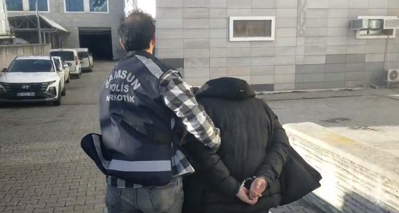 uyusturucudan 8 yil 9 ay hapis cezasi olan sahis yakalandi 1 VZ8OOCDG