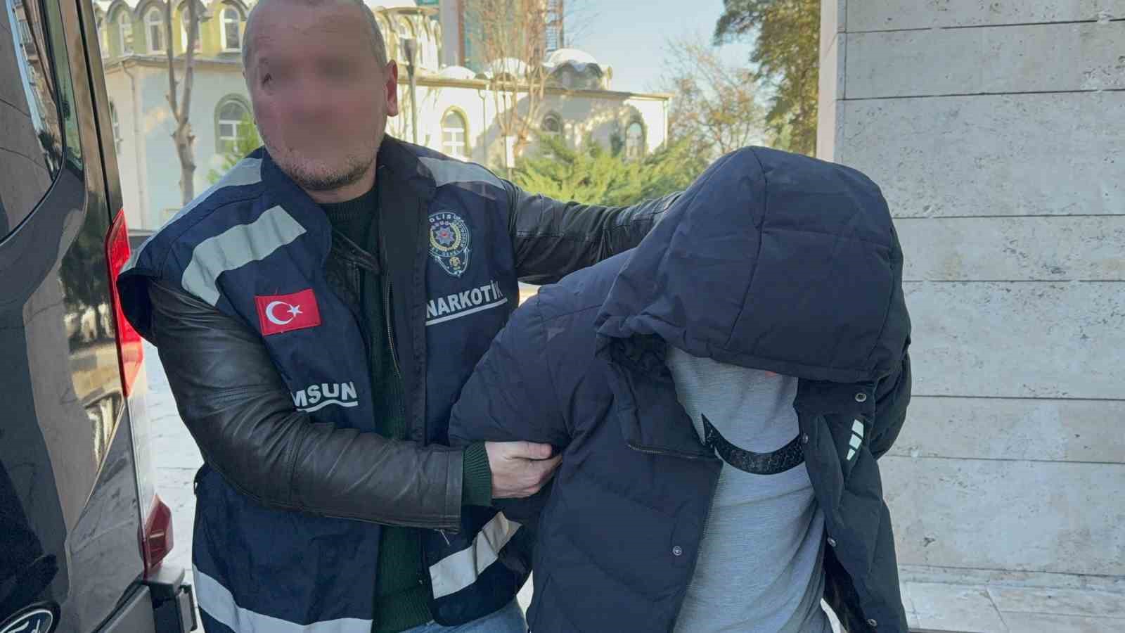 uyusturucuyla yakalanan supheli adliyeye sevk edildi 1 O2f99U4N