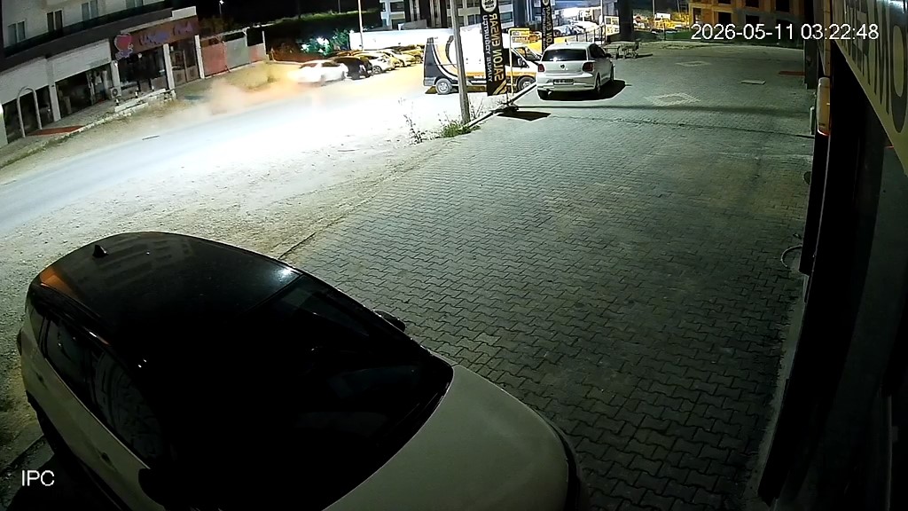 uyuyakalan surucu park halindeki araclara daldi 1 TFQMMlUi
