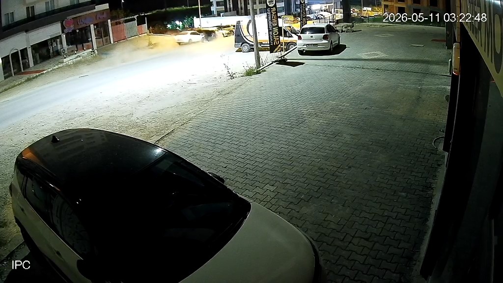 uyuyakalan surucu park halindeki araclara daldi 2 ZwLCVidu