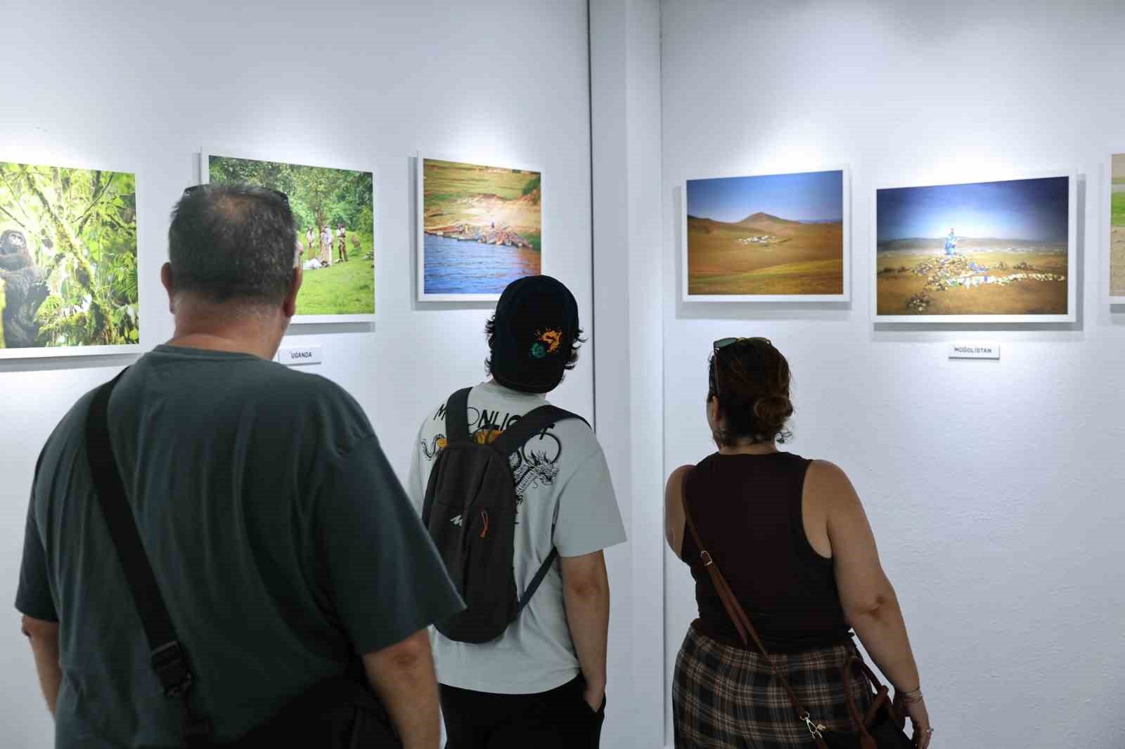 "Uzaklarda Bir Yerlerde" sergisi açıldı 9 uzaklarda bir yerlerde sergisi acildi 5 8p135CjR