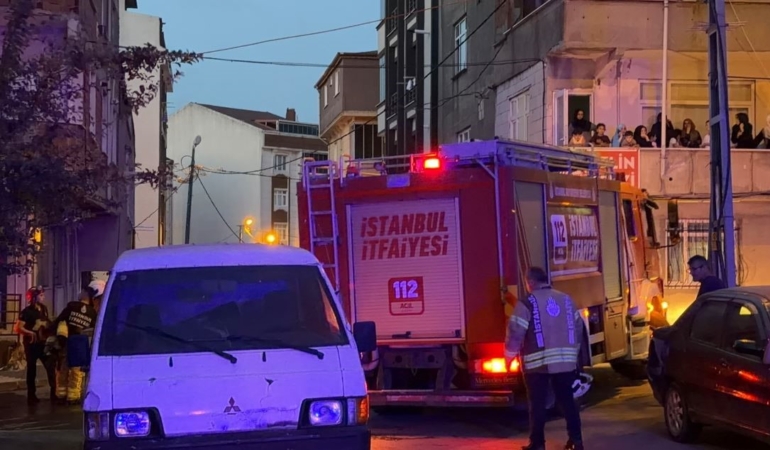 uzaklastirma-karari-bulunan-esin-havalandirma-boslugundan-girerek-evi-atese-verdigi-iddiasi-Jc46hFzS.jpg