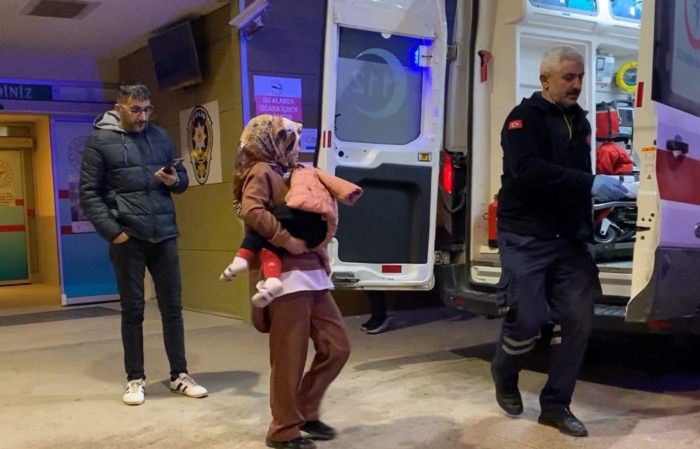 uzerine sifonyer devrilen cocuk hastaneye kaldirildi 2 CzdqPKLX