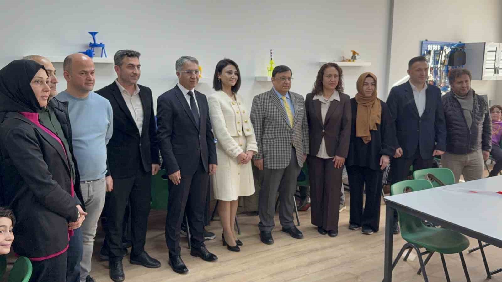 uzlastirma ile hem toplumsal baris saglandi hem de ogrenciler teknolojiyle bulustu 9