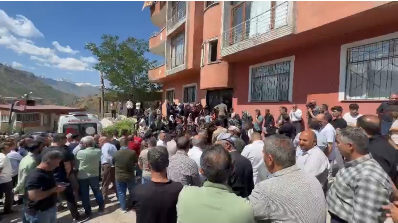 Uzman çavuş kayınpederinin evini bastı: 4 ölü 6 uzman cavus kayinpederinin evini basti 4 olu 2