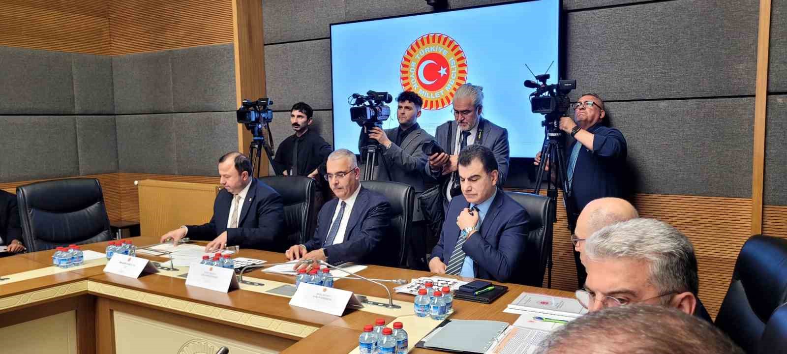 Uzman er ve erbaşlarla ilgili düzenlemeleri içeren kanun teklifi komisyonda kabul edildi 6 uzman er ve erbaslarla ilgili duzenlemeleri iceren kanun teklifi komisyonda kabul edildi 2 pweUKVLv