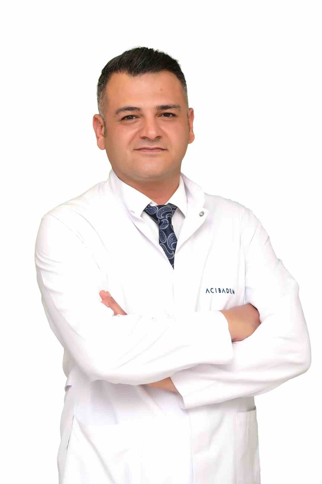 Uzmandan ’badem göz’ trendi uyarısı: "Kişinin yüz yapısı, kaş pozisyonu ve orta yüz anatomisi birlikte değerlendirilmelidir" 4 uzmandan badem goz trendi uyarisi kisinin yuz yapisi kas pozisyonu ve orta yuz anatomisi
