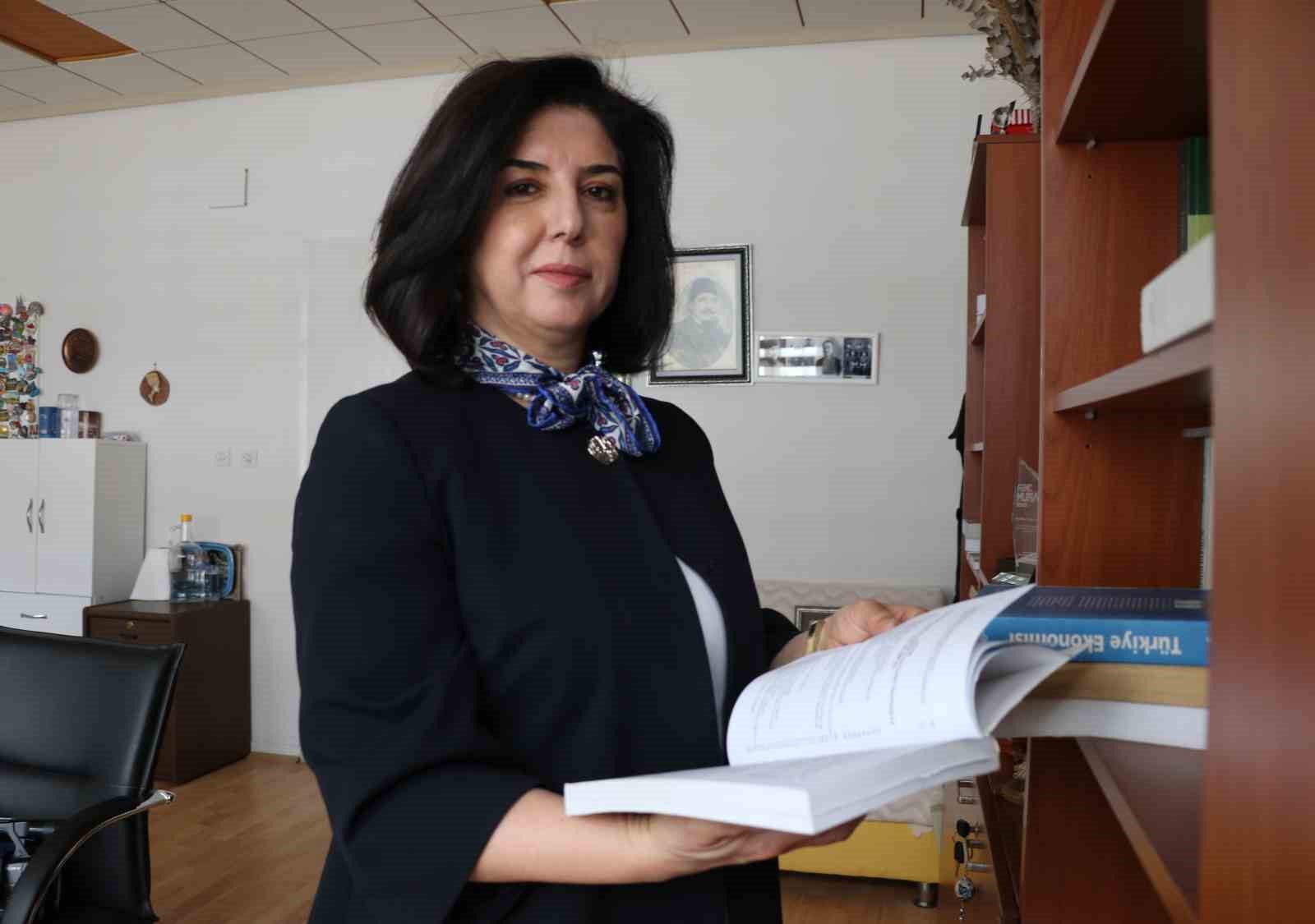Uzmanı değerlendirmelerde bulundu: "Yastık altında bulunan tonlarca altın üretime kazandırılmalı" 10 uzmani degerlendirmelerde bulundu yastik altinda bulunan tonlarca altin uretime kazandirilmali 6 dj237pIw