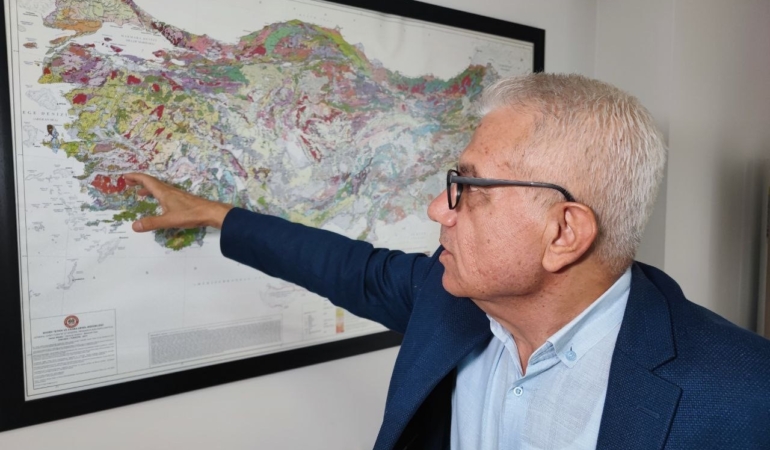 uzmani-uyardi-deprem-firtinasi-devam-edecek-qbczHKqT.jpg
