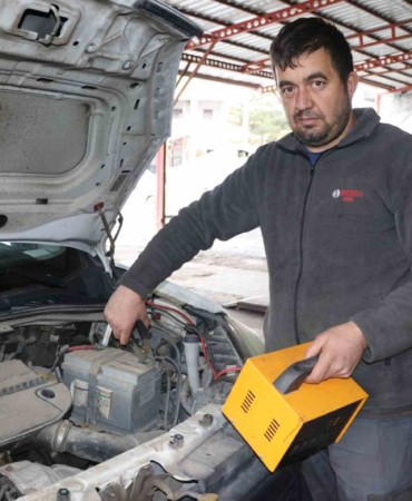 uzmanindan-arac-sahiplerine-uyari-aku-bittiginde-araci-vurdurmayin-Yj62skXV.jpg