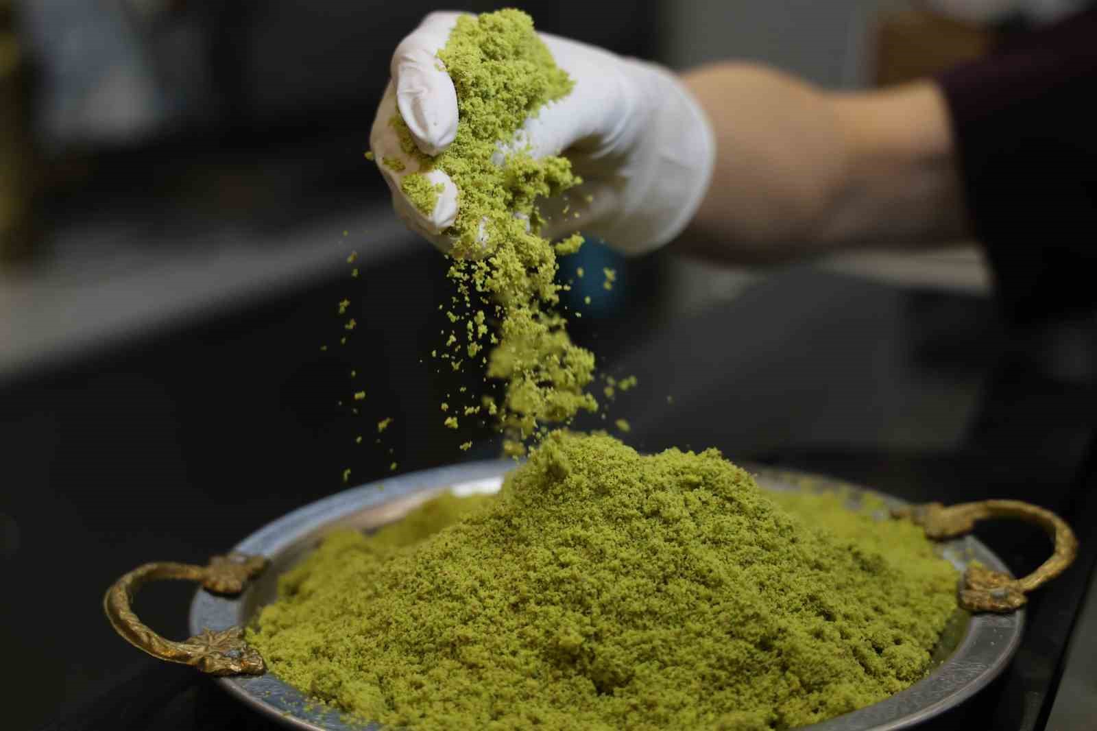 Uzmanından ‘ucuz tatlı’ uyarısı: Yer fıstığı ve kabak çekirdeğini fıstık diye satıyorlar 5 uzmanindan ucuz tatli uyarisi yer fistigi ve kabak cekirdegini fistik diye satiyorlar 1 GHOOtaYe