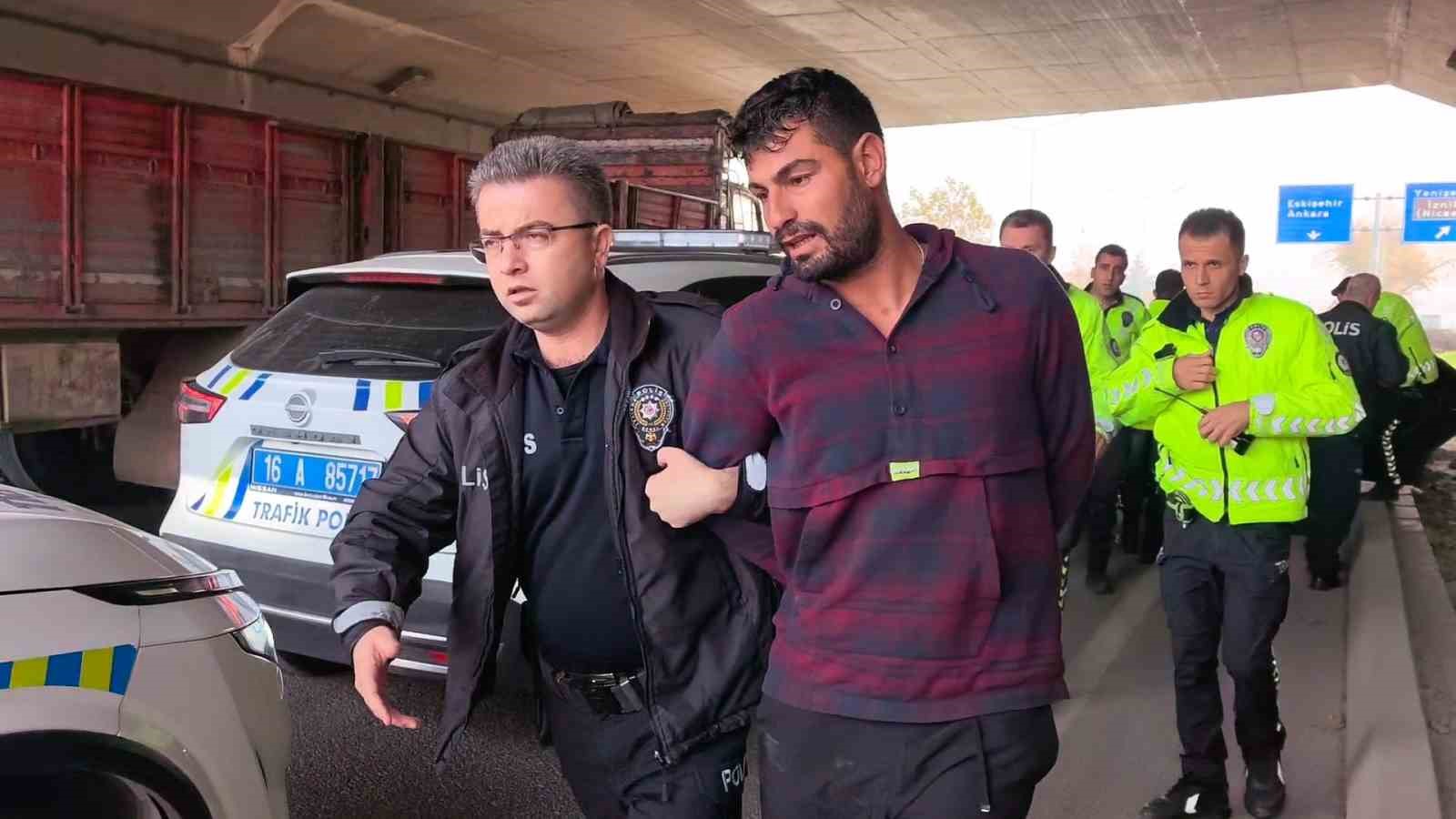 uzun namlulu silahla cinayet isleyen zanli trafik polislerinin nefes kesen takibiyle yakalandi 0 5l3iZOBC