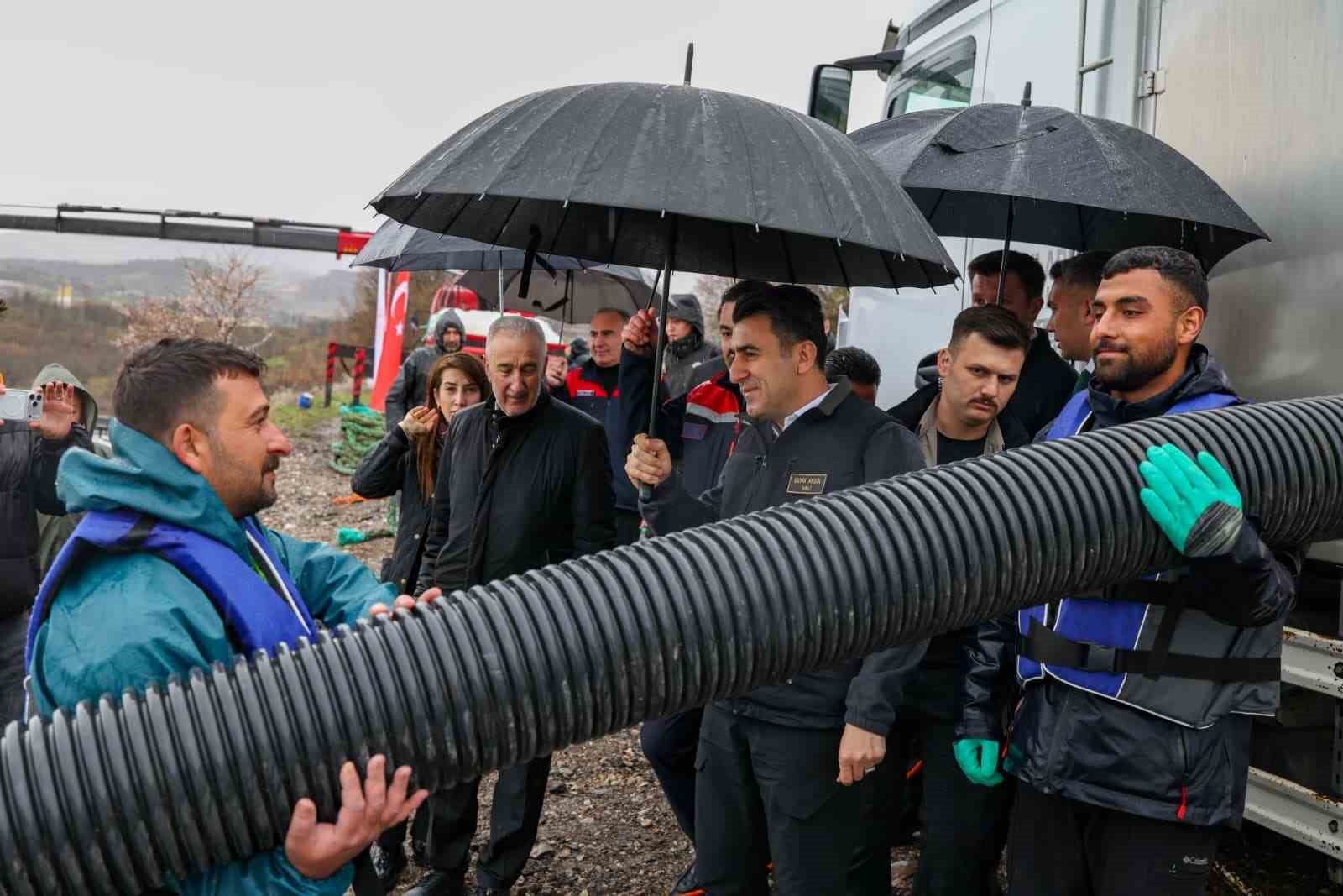 uzuncayir baraj golunde bir ilk 1 bucuk milyon yavru alabalik su ile bulustu 2 AiQetmka