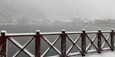 uzungol-beyaz-gelinligini-giydi-kar-kalinligi-15-santimetreye-ulasti-AqErvrNA.jpg