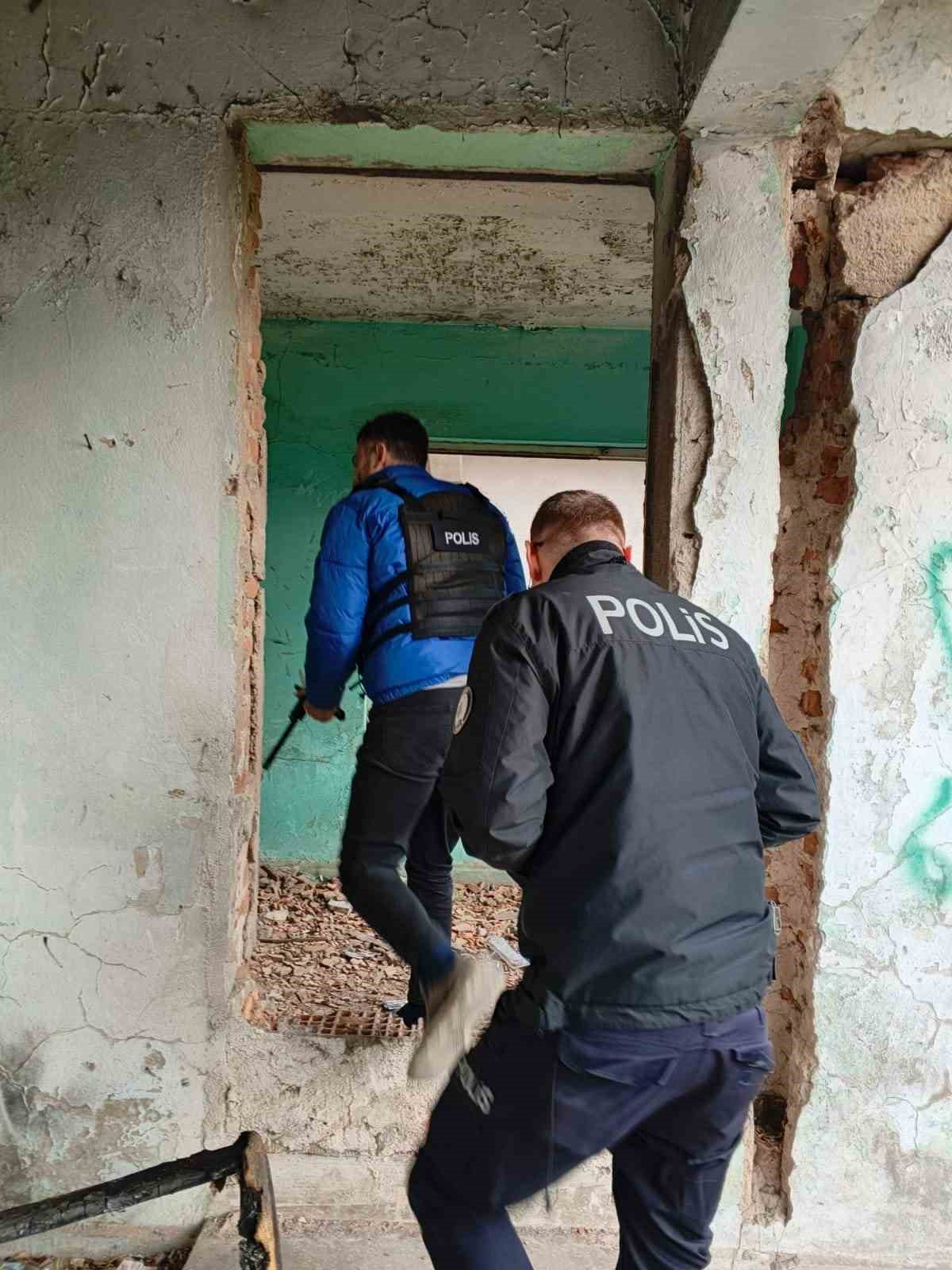 uzunkoprude aranan 5 hukumlu yakalandi 0 36sNvI13