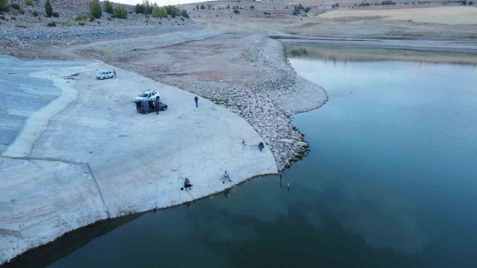 uzunlu barajinda su seviyesindeki degisim dronla goruntulendi 2 smmH663d