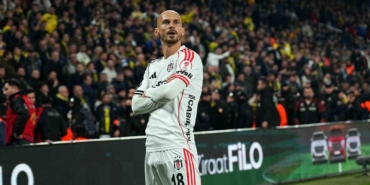 vaclav-cerny-besiktas-formasiyla-5-golunu-atti-gdC2z7Jy.jpg