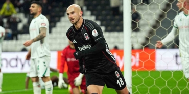 vaclav-cerny-besiktas-formasiyla-6-golunu-atti-QuTrAS48.jpg
