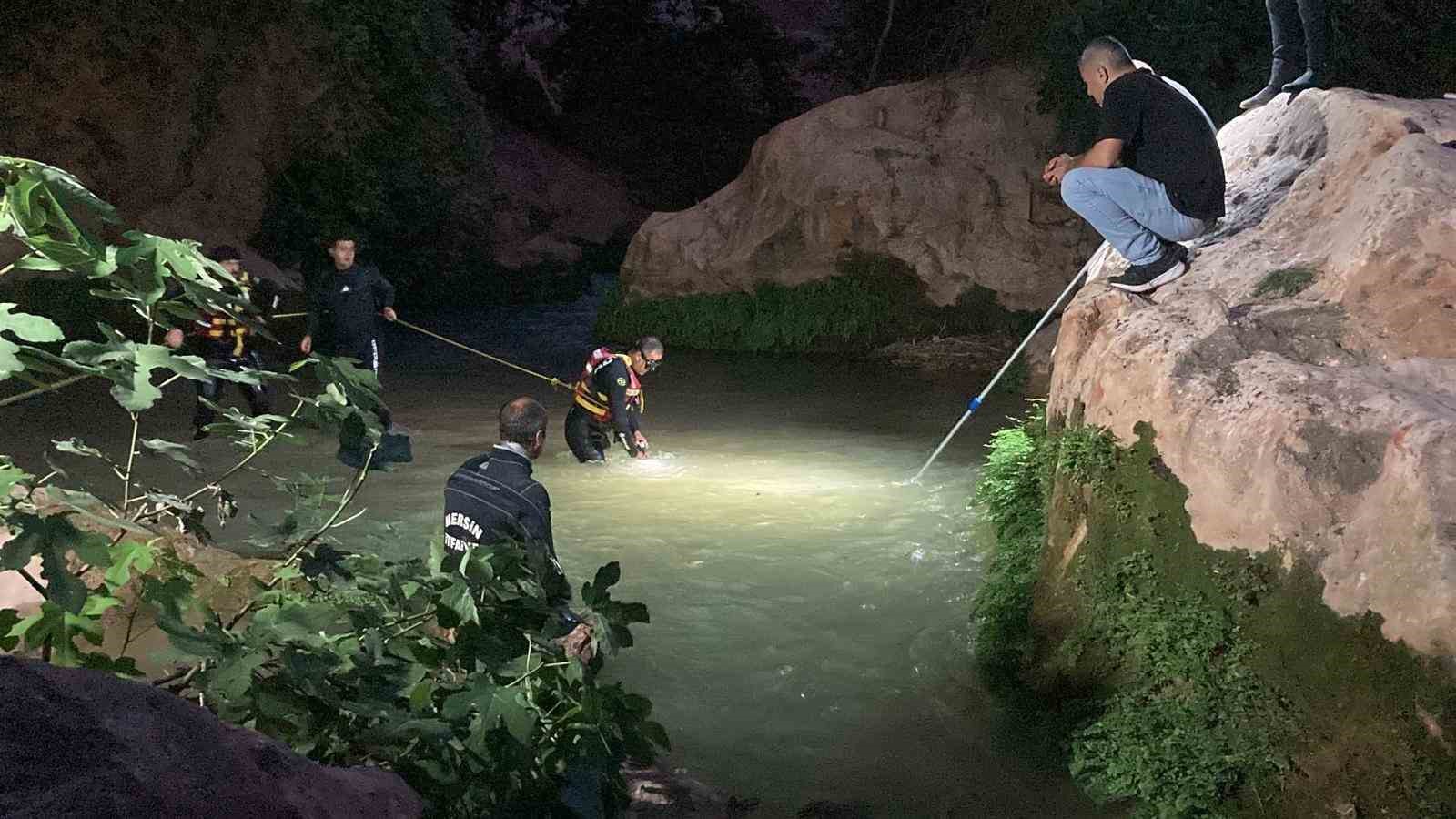 Vadide girdiği suda akıntıya kapılan çocuk hayatın kaybetti 5 vadide girdigi suda akintiya kapilan cocuk hayatin kaybetti 1