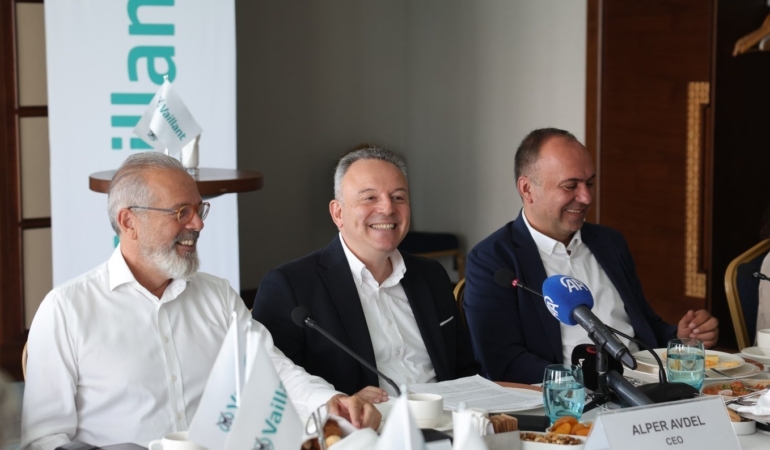 vaillant-yeni-isi-pompasi-arotherm-proyu-pazara-sundu-yP8jPFyS.jpg