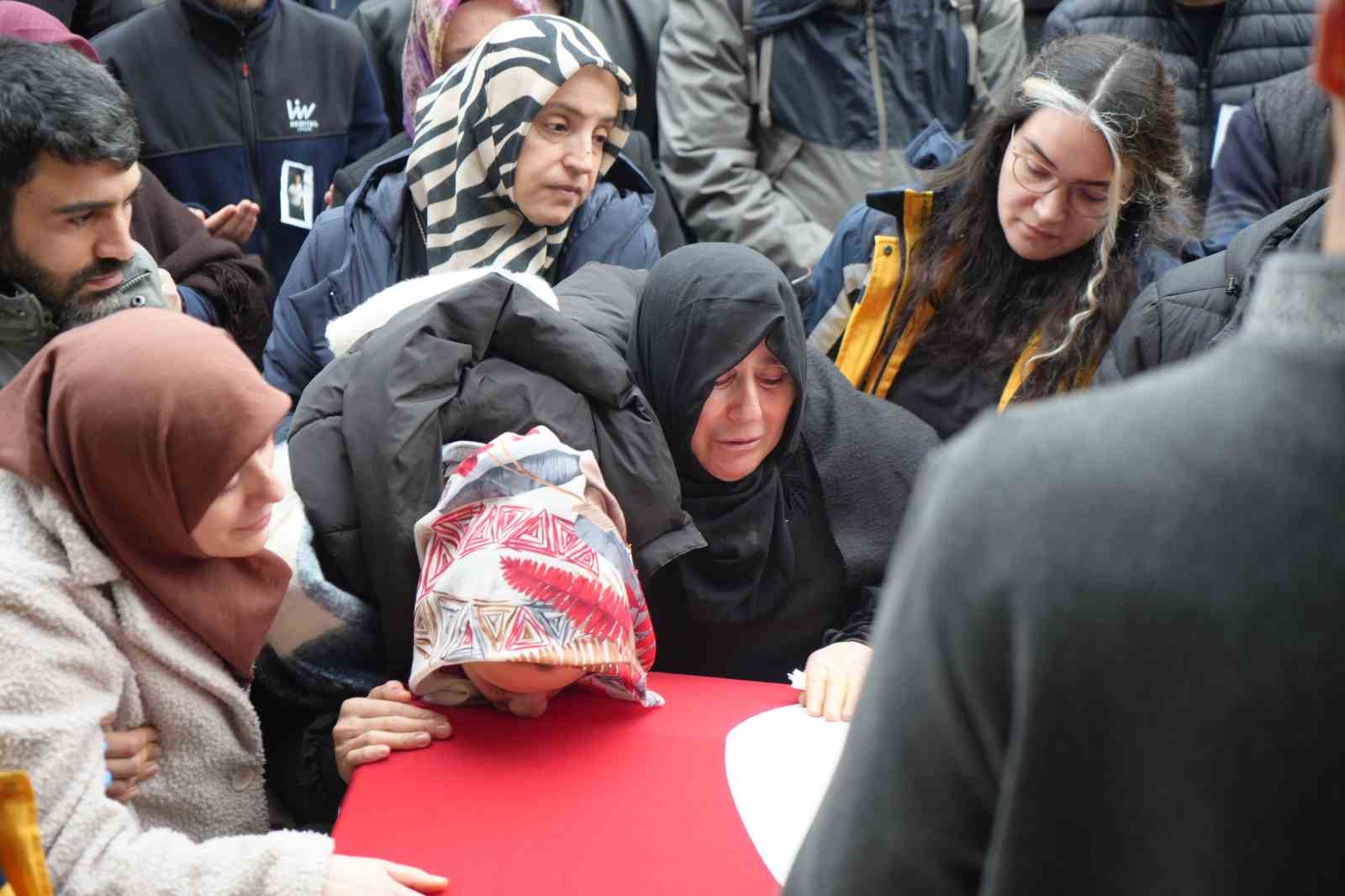 vakaya giderken kazada hayatini kaybeden ambulans surucusune huzunlu veda 3 SJCnc272