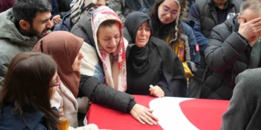 vakaya-giderken-kazada-hayatini-kaybeden-ambulans-surucusune-huzunlu-veda-FterSdBM.jpg