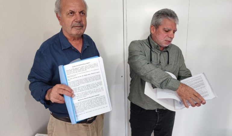 vakifbankin-eski-mudur-yardimcisinin-vatandaslarin-hesabindan-para-aldigi-iddiasi-WFvZbFJs.jpg
