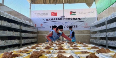 vakiflar-genel-mudurlugu-gazzede-gunluk-20-bin-kisilik-iftar-destegi-YTfPs1W8.jpg