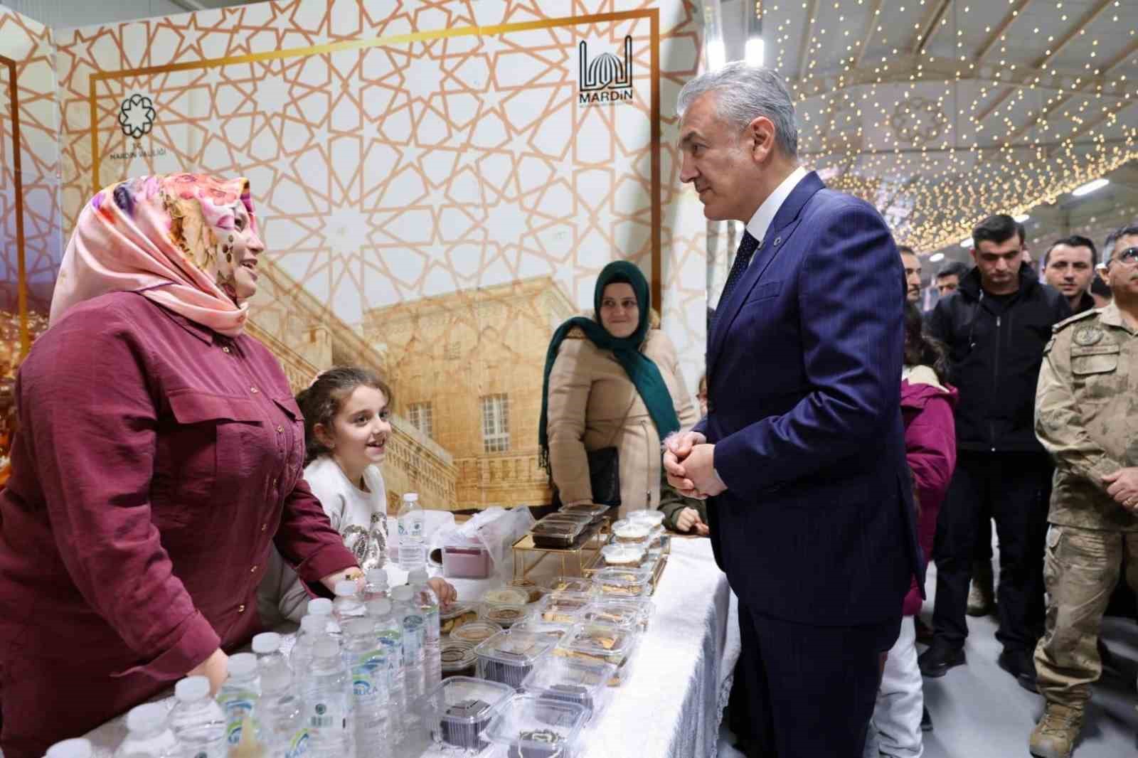 vali akkoyun ramazan sokagini gezdi 0