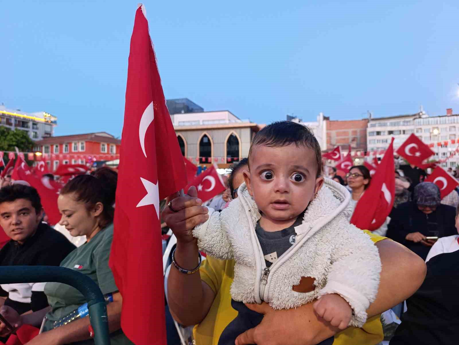 Vali Aktaş: "Bugün bizlere düşen görev; 15 Temmuz’u unutmamak, unutturmamak" 5 vali aktas bugun bizlere dusen gorev 15 temmuzu unutmamak unutturmamak 1 Unz1HjBW