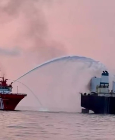 vali-aktas-kefken-aciklarinda-vurulan-tanker-uluslararasi-olcekte-basarili-bir-operasyon-gerceklesti-iT7KIdQH.jpg