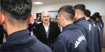 vali-ayyildiz-il-jandarma-komutanliginda-mehmetcikle-bulustu-FtTlTfnf.jpg