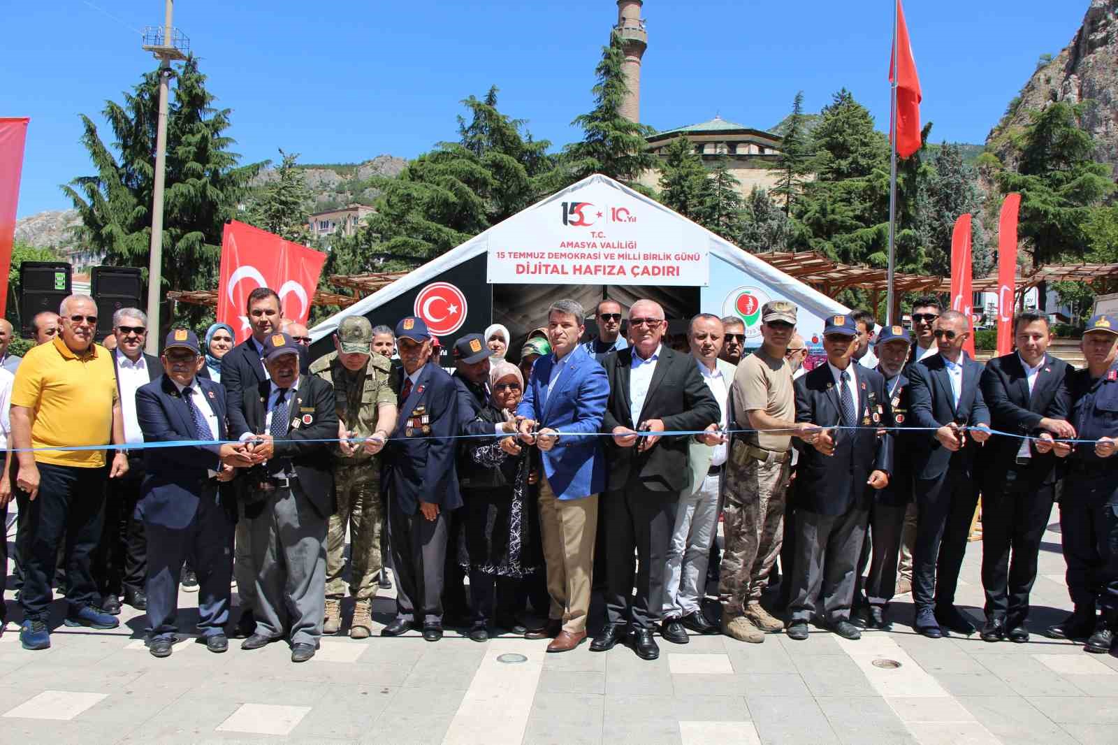 Vali Bakan: "(15 Temmuz’da tankın önüne yatan Metin Doğan) Bu fotoğraf içerik üretmek için çekilmedi" 7 vali bakan 15 temmuzda tankin onune yatan metin dogan bu fotograf icerik uretmek icin Z6LmZC8Q