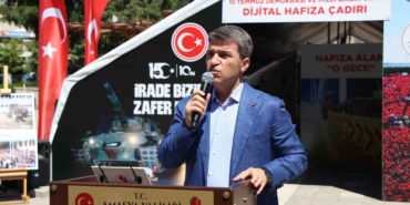 vali-bakan-15-temmuzda-tankin-onune-yatan-metin-dogan-bu-fotograf-icerik-uretmek-icin-bpItqrve.jpg