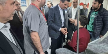 vali-barus-zehirlenme-suphesiyle-hastaneye-kaldirilan-ogrencileri-ziyaret-etti-uPUJjngk.jpg