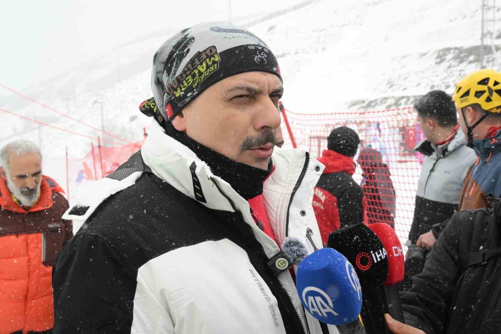 vali ciftci yapay buz duvarina tirmandi 11 Te22zFUl