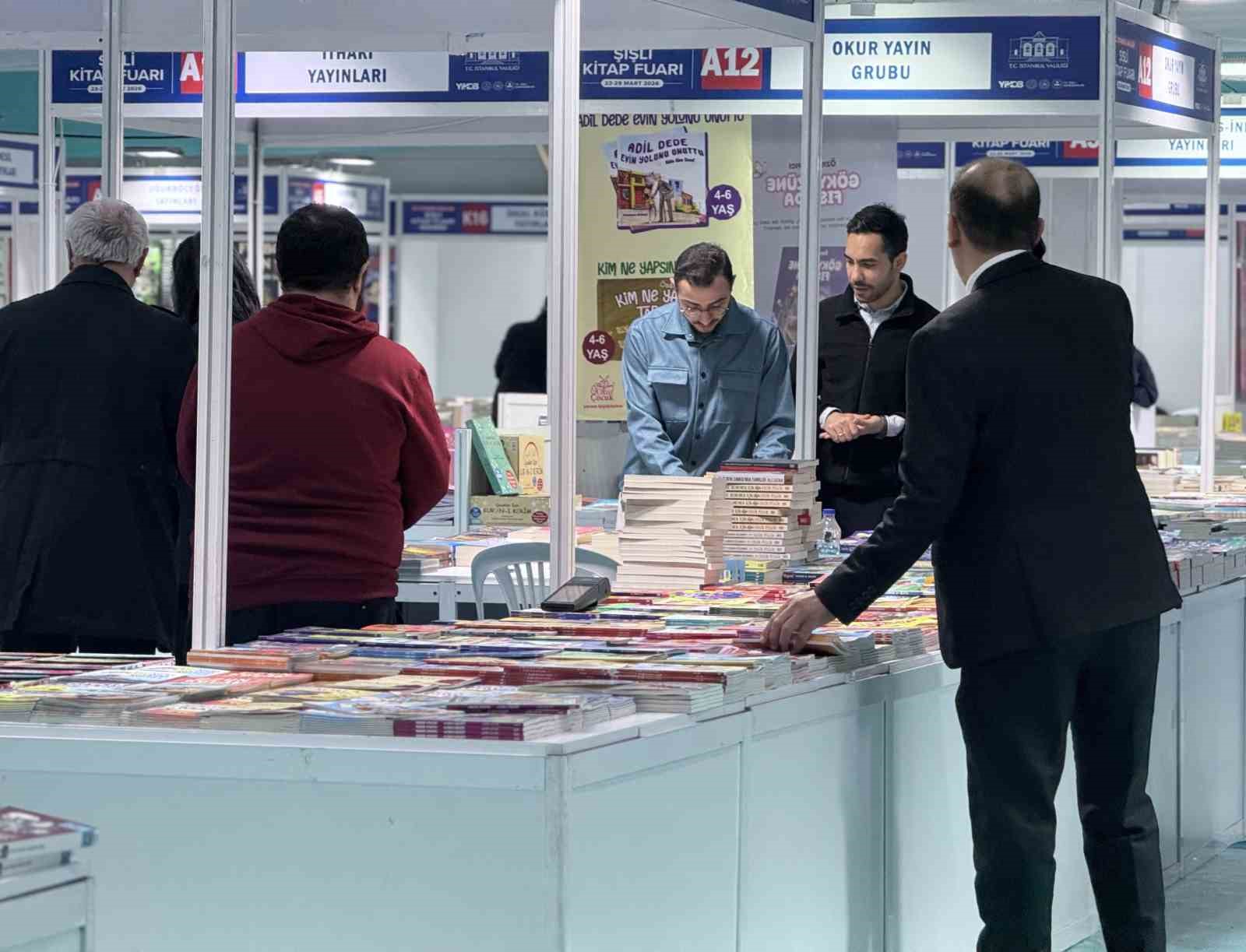 vali davut gulkitap okuma projesi ile okullarimizdaki kitap sayisini 6 bucuk milyondan 13 milyona frkYdzRC