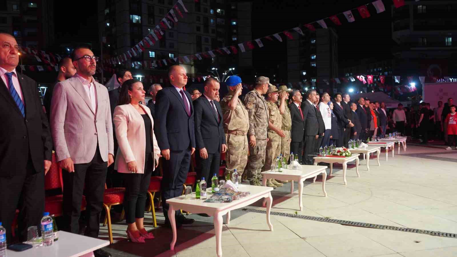 Vali Ekici: "15 Temmuz hain darbe girişimi milletin iradesiyle tarihe gömüldü" 10 vali ekici 15 temmuz hain darbe girisimi milletin iradesiyle tarihe gomuldu 6 YP8XImPX