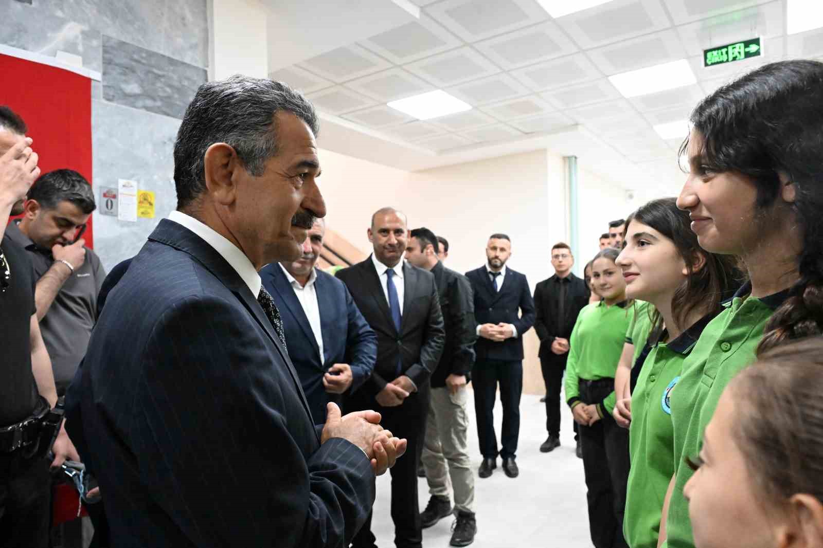 vali ekici bu topraklar icin can vermeye hazir bir milletiz 4 VvbH7Utk