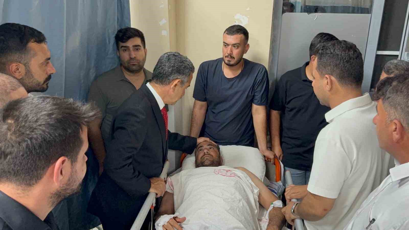 vali ekici cudi dagi donusunde yaralanan 34 vatandasi ziyaret etti 2 XKyscizl