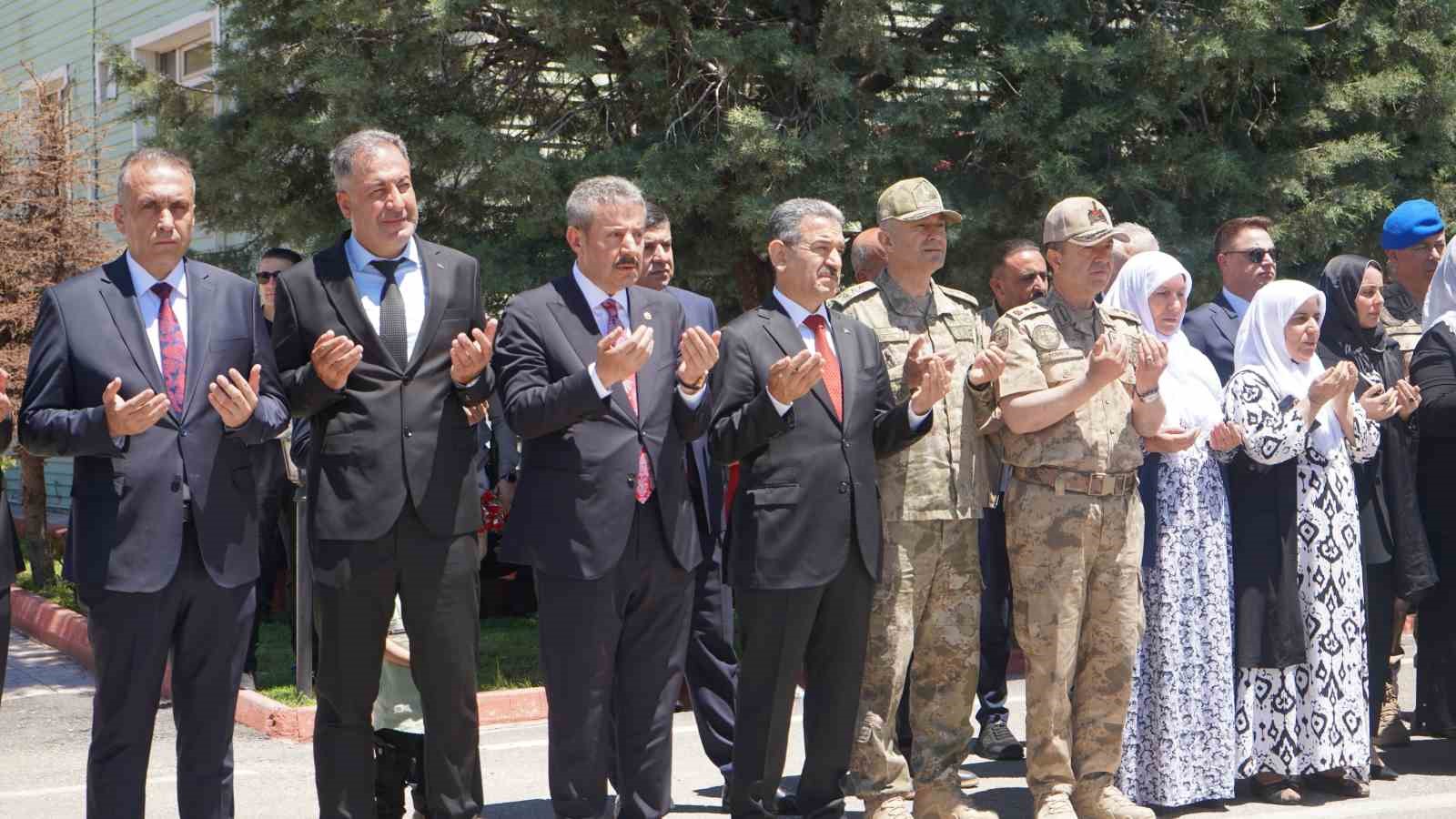 vali ekici dunyanin en yigit ordusuna sahibiz 4 umOafvAz