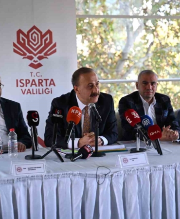vali-erin-kedilerin-patilerinin-kesildigi-iddiasinin-asli-astari-yok-tek-bir-ihbar-bile-bulunmuyor-xnBVUlEO.jpg