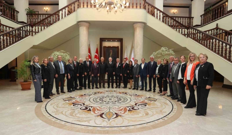 vali-erol-ayyildiz-muhtarlari-agirladi-Tm72CTkJ.jpg